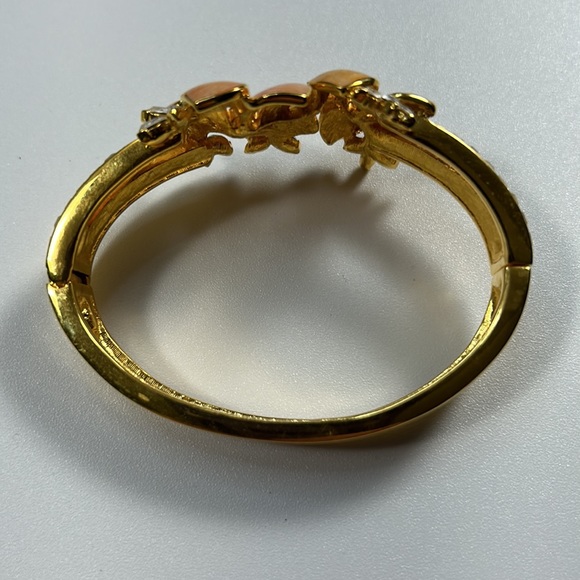 #34 Vintage Nolan Miller Hinged Enamel Flower Bracelet with Crystals - Picture 4 of 10